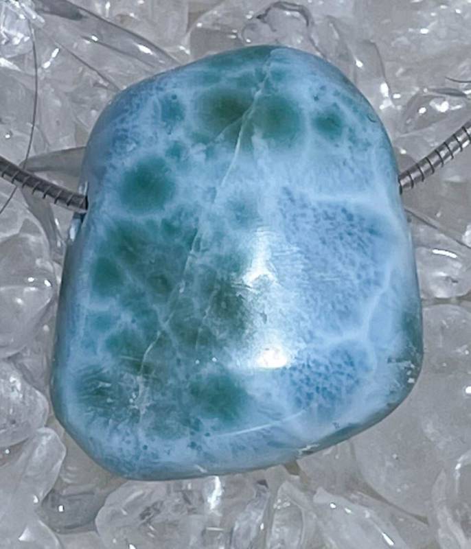 larimar-anhaenger-edelstein-trommelstein-heilstein-gebohrt larimar-anhaenger-edelstein-trommelstein-heilstein-gebohrt