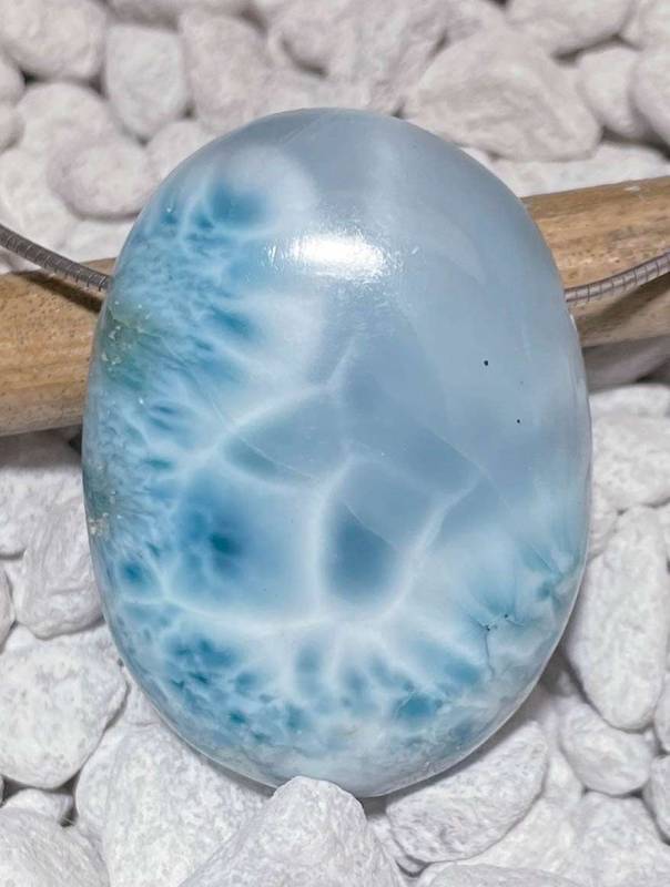 larimar-trommelstein-anhaenger-edelstein-heilstein-schmuck-edelsteinschmuck