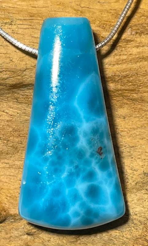 larimar-anhaenger-edelstein-trommelstein-heilstein-gebohrt larimar-anhaenger-edelstein-trommelstein-heilstein-gebohrt