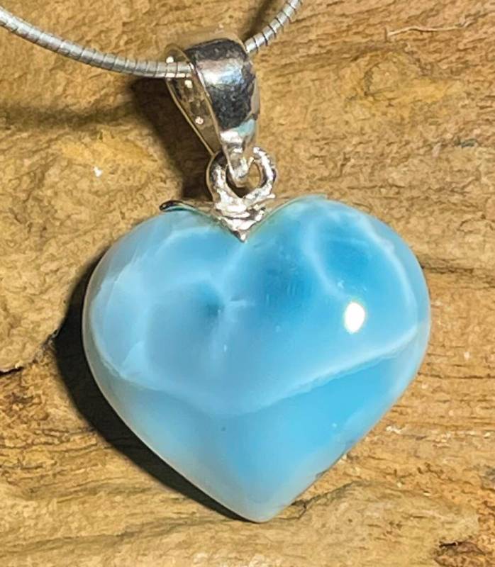 larimar-anhaenger-edelstein-trommelstein-heilstein-gebohrt larimar-anhaenger-edelstein-trommelstein-heilstein-gebohrt