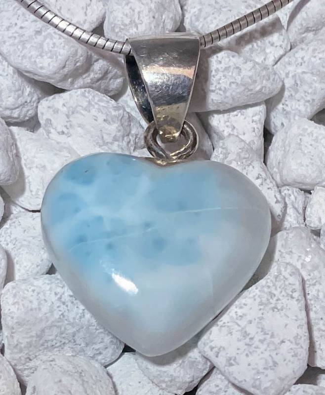 larimar-anhaenger-edelstein-trommelstein-heilstein-gebohrt larimar-anhaenger-edelstein-trommelstein-heilstein-gebohrt