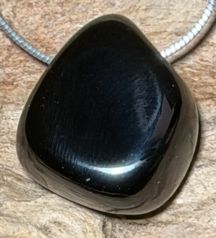 onyx-anhaenger-trommelstein-edelstein-heilstein