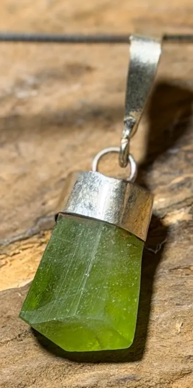 peridot-edelstein-schmuck-silber-ketten--anhaenger