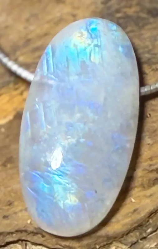 mondstein-anhaenger-edelstein-heiilstein-schmuck-silber