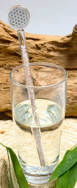 Edelsteinwasser-wassersteine-edelsteine-heilwasser-wasser-energetisieren-chakra-jaspis-amethyst-bergkristall-calcit-sodalith