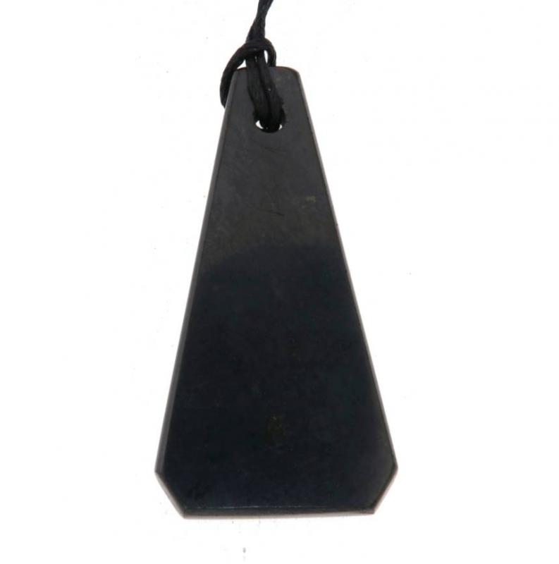 Schungit-anhaenger-freeform-edelstein-heilstein-schmuck Schungit-anhaenger-freeform-edelstein-heilstein-schmuck