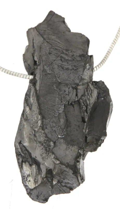 Schungit-edelschungit-anhaenger-shungit-edelstein-trommelstein-heilstein-schmuck