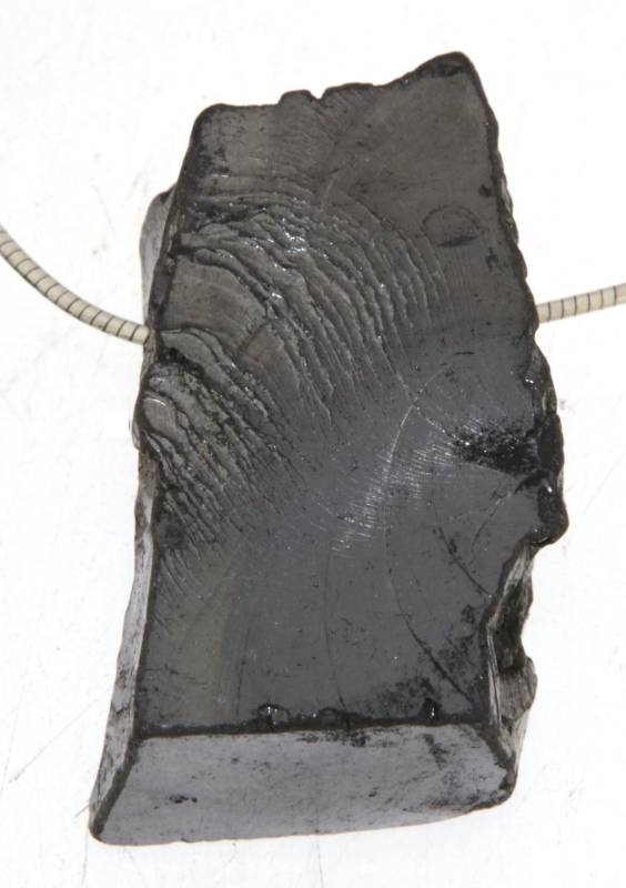 Schungit-edelschungit-anhaenger-trommelstein-heilstein-shungit-schmuck-edelsteinschmuck Schungit-edelschungit-anhaenger-trommelstein-heilstein-shungit-schmuck-edelsteinschmuck