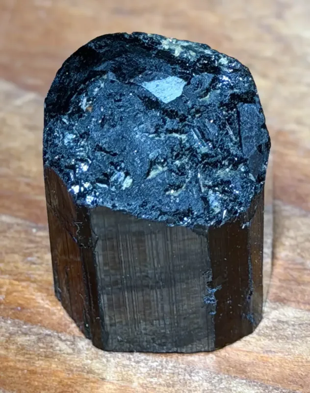 turmalin-bergkristall-edelstein-trommelstein-heilstein-schmuck-edelsteinschmuck