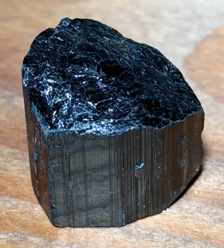 turmalin-bergkristall-edelstein-trommelstein-heilstein-schmuck-edelsteinschmuck