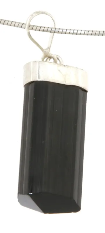 schoerl-turmalin-trommelstein-anhaenger-edelstein-schmuck-heilstein-edelsteinschmuck-gebohrt