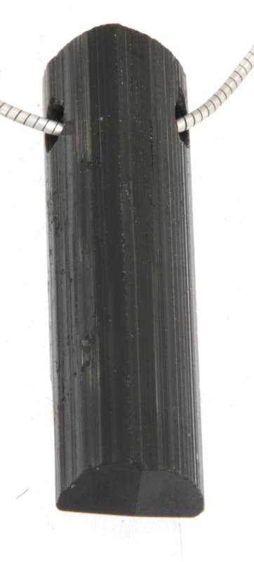 turmalin-anhaenger-trommelstein-edelstein-heilstein-schoerl-schmuck-edelsteinschmuck-gebohrt