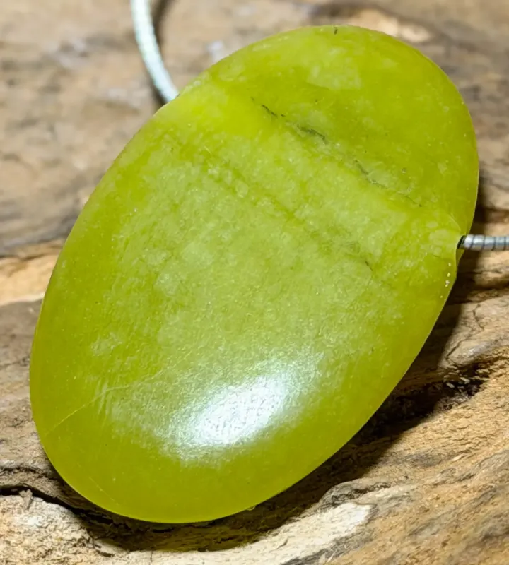 serpentin-anhaenger-edelstein-tromelstein-heilstein-jade