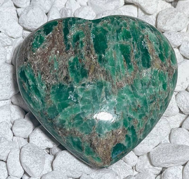 smaragd-seidensten-Edelstein-handschmeichler