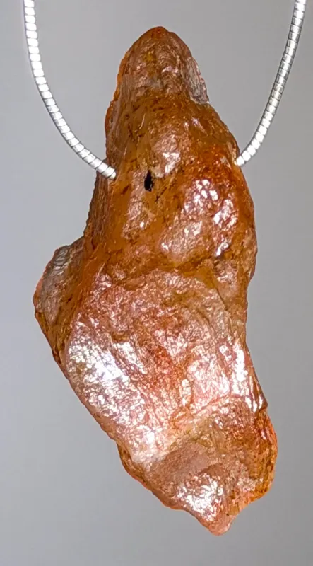 sonnenstein-anhaenger-edelstein-heilstein-trommelstein-schmuck-gebohrt