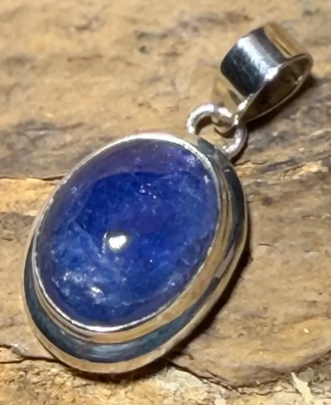 tansanit-anhaenger-edelstein-schmuck