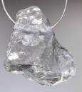 bergkristall-anhaenger-edelstein-trommelstein-heilstein-schmuck-gebohrt