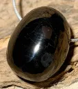 gagat-anhaenger-edelstein-heilstein-schmuck-trommelstein-gebohrt