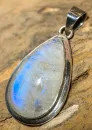 mondstein-anhaenger-edelstein-heiilstein-schmuck-silber