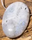 mondstein-trommelstein-anhaenger-edelstein-heilstein-schmuck-gebohrt