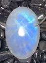 mondstein-anhaenger-edelstein-heiilstein-schmuck-silber