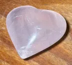 rosenquarz-herz-edelstein-heilstein