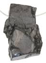 Schungit-edelschungit-anhaenger-trommelstein-heilstein-shungit-schmuck-edelsteinschmuck