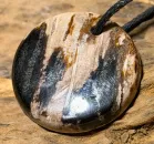 versteinert-holz-anhaenger